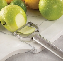 Piranha Peeler Set with Slicing Board