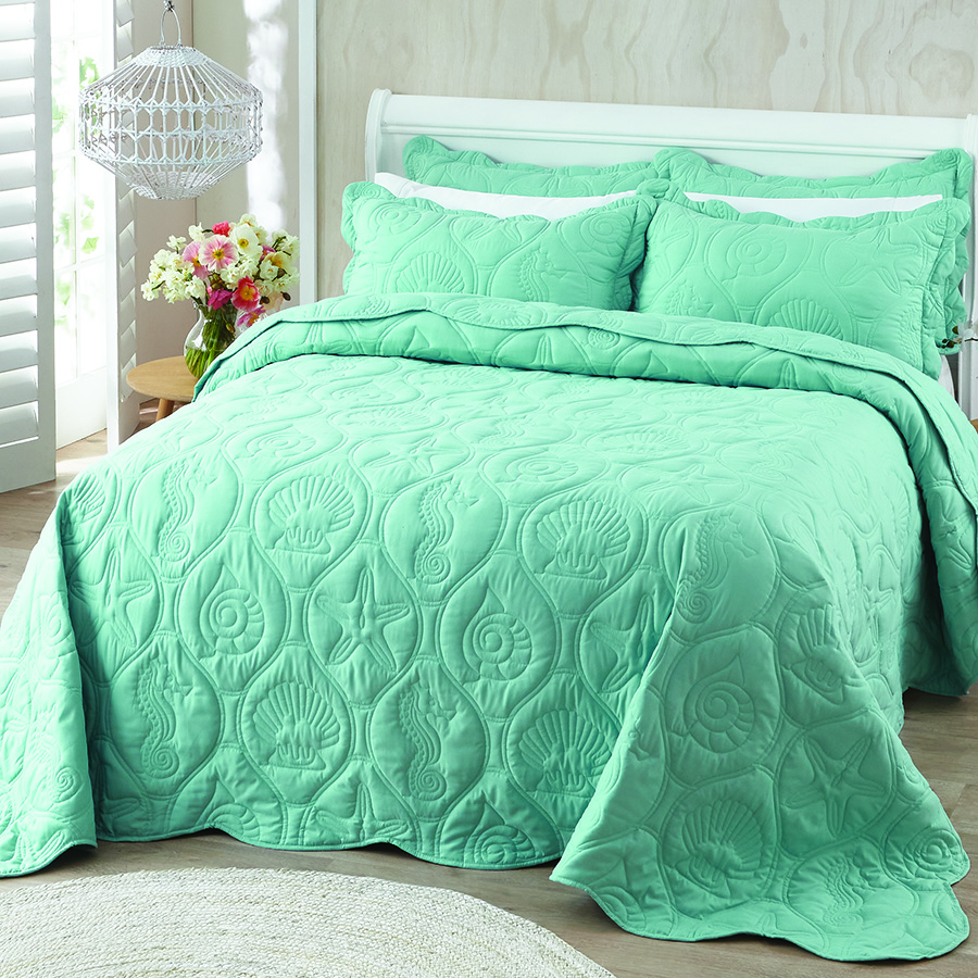 Coastal Delight Bedspread Innovations